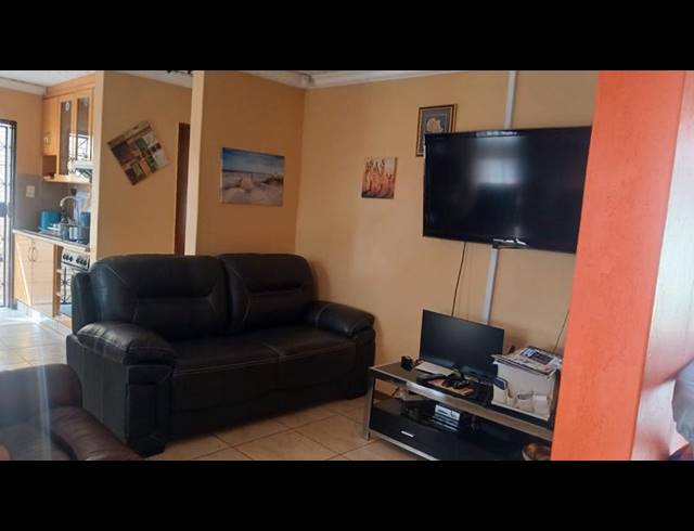 3 BEDROOM HOUSE FOR SALE IN AFRICAN JEWEL